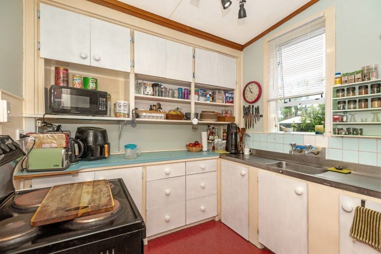 Photo of property in 35 De Lautour Road, Inner Kaiti, Gisborne, 4010