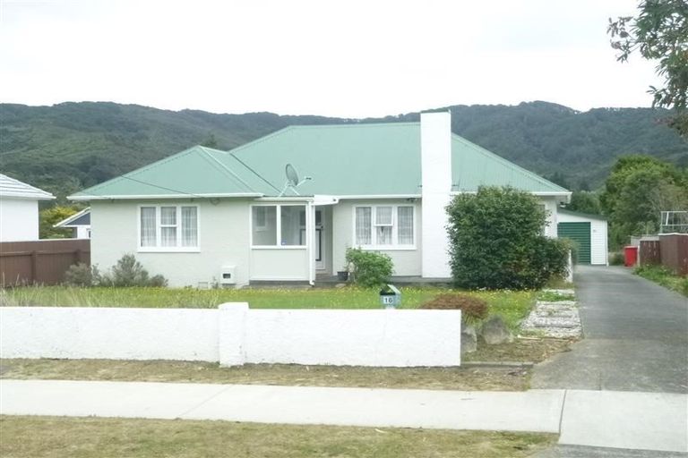 Photo of property in 16 Peel Place, Wainuiomata, Lower Hutt, 5014