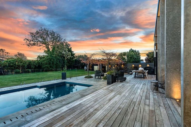 Photo of property in 9 Walnut Avenue, Strowan, Christchurch, 8052