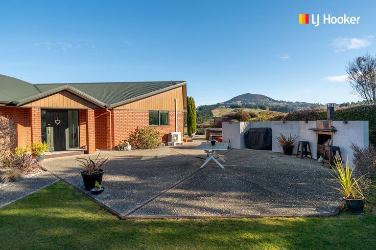 Photo of property in 17 Wavy Knowes Drive, Waldronville, Dunedin, 9018