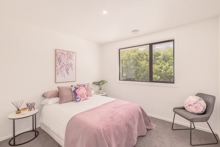 Photo of property in 12 Mckellar Place, Hornby, Christchurch, 8042