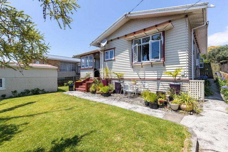 Photo of property in 100 Lemon Street, New Plymouth, 4312