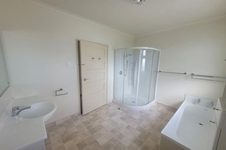 Photo of property in 39 Tarahua Road, Vogeltown, New Plymouth, 4310