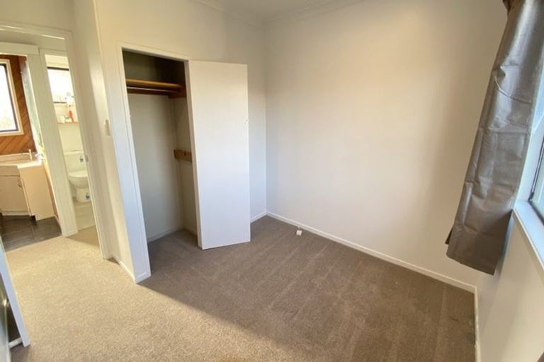 Photo of property in 3 Contessa Drive, Glenfield, Auckland, 0629