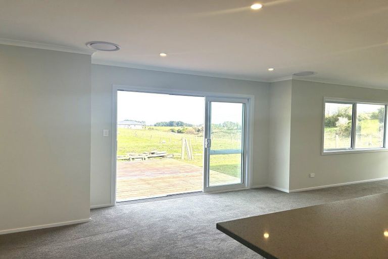 Photo of property in 30 Henderson Street, Kimbolton, 4774