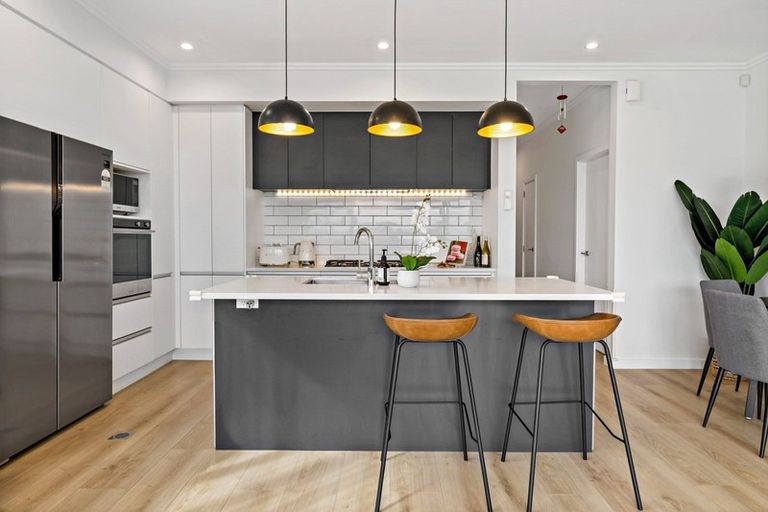 Photo of property in 10 Frances Bryers Road, Hobsonville, Auckland, 0616