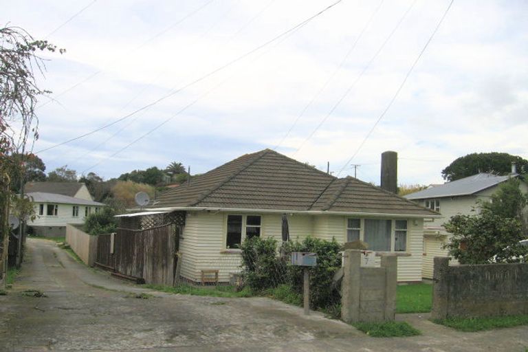 Photo of property in 7 Massey Street, Tawa, Wellington, 5028