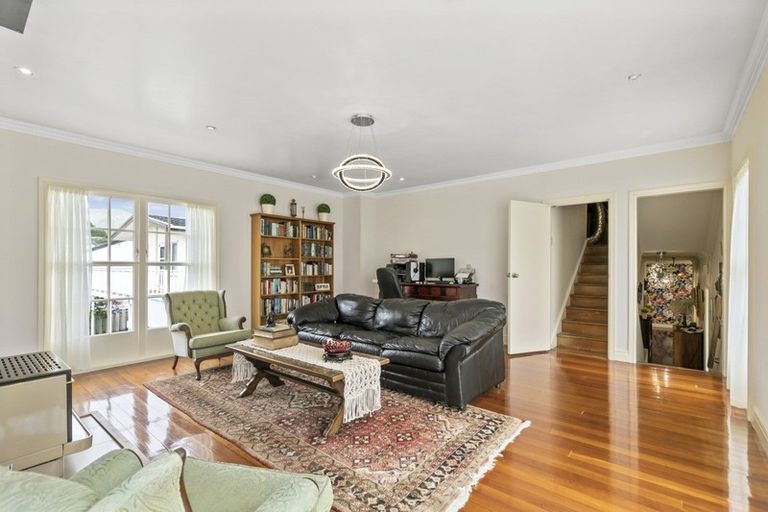 Photo of property in 46 Wai-iti Crescent, Woburn, Lower Hutt, 5010