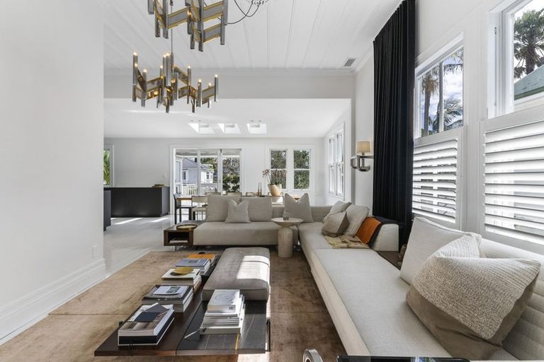 Photo of property in 34 Sentinel Road, Herne Bay, Auckland, 1011