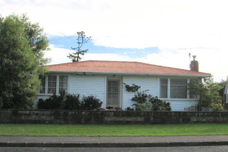 Photo of property in 50 Titoki Street, Te Atatu Peninsula, Auckland, 0610
