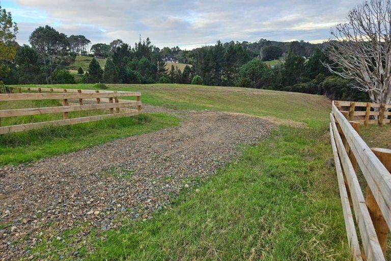 Photo of property in 679 Ridge Road, Riverhead, 0793