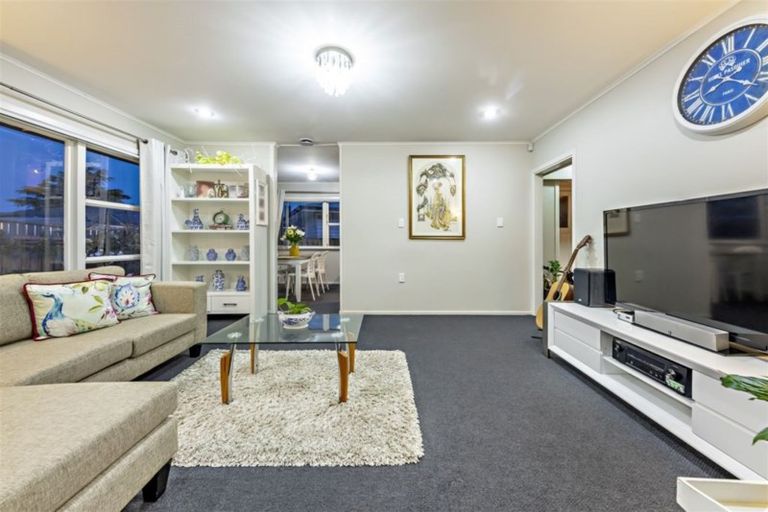 Photo of property in 43a Winthrop Way, Mangere East, Auckland, 2024