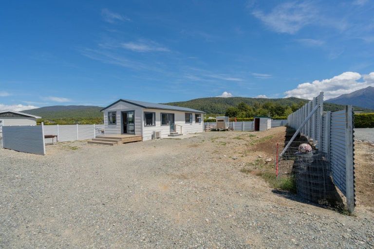 Photo of property in 23b Waiau Street, Manapouri, 9679