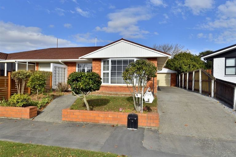 Photo of property in 1/9 Lombard Place, Avonhead, Christchurch, 8042