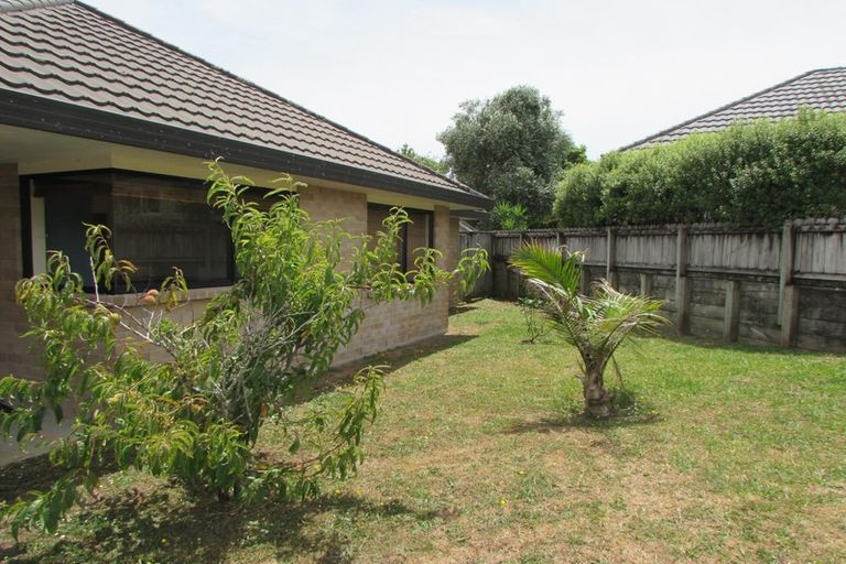 Photo of property in 4/8 Crewe Close, Albany, Auckland, 0632