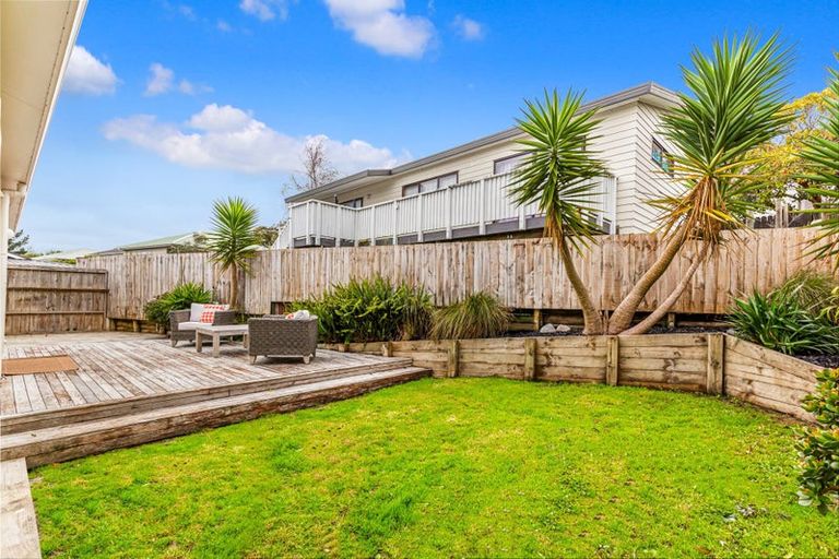 Photo of property in 1/38 Elizabeth Drive, West Harbour, Auckland, 0618