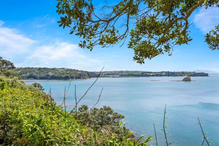 Photo of property in 43 Tiri Road, Manly, Whangaparaoa, 0930