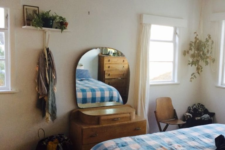 Photo of property in 4 Auckland Terrace, Melrose, Wellington, 6023