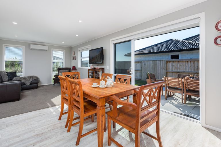 Photo of property in 5 Batty Street, Papamoa Beach, Papamoa, 3118