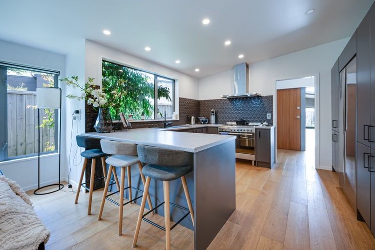 Photo of property in 8a Maple Court, Arthurs Point, Queenstown, 9371