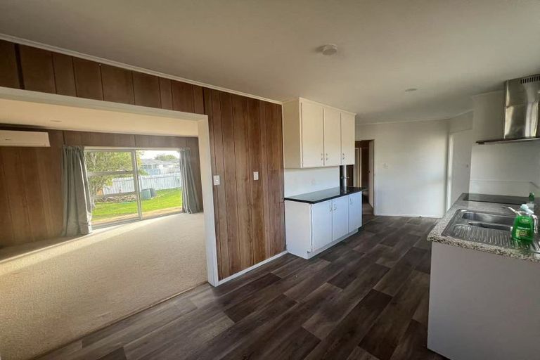 Photo of property in 2 Cranberry Place, Bucklands Beach, Auckland, 2012