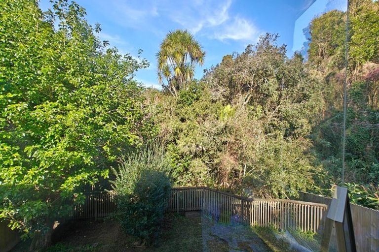Photo of property in 9 Ryehill Close, New Lynn, Auckland, 0600