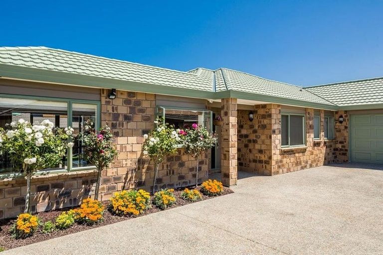 Photo of property in 37 Saint Ives Drive, Camborne, Porirua, 5026