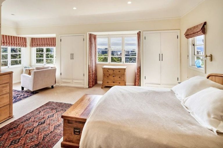 Photo of property in 11 Kinross Street, Kelburn, Wellington, 6012