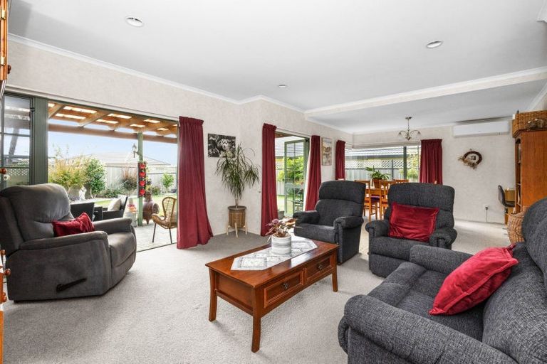 Photo of property in 10 Rosehill Way, Taradale, Napier, 4112