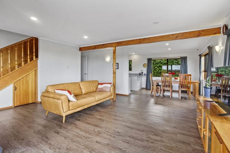 Photo of property in 1/254 Sturges Road, Henderson, Auckland, 0612