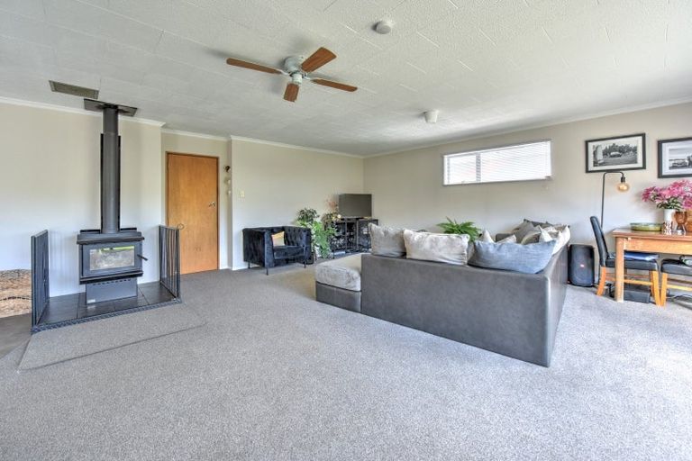 Photo of property in 70 Walker Crescent, East Gore, Gore, 9710