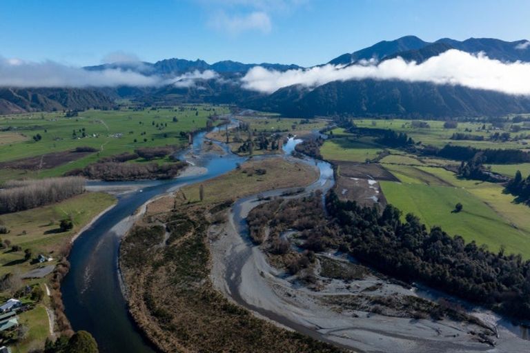 Photo of property in 23 Grey Street, Murchison, 7007