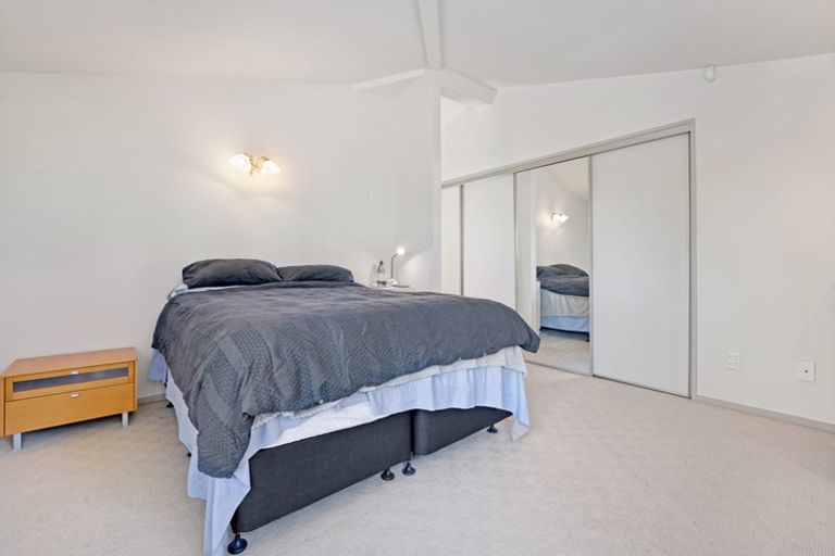 Photo of property in 2/6 Crete Avenue, Milford, Auckland, 0620