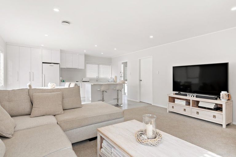 Photo of property in 7 Redlands Grove, Swanson, Auckland, 0612