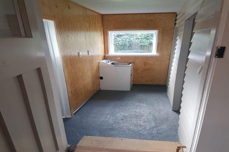 Photo of property in 15 Seddon Street, Wallaceville, Upper Hutt, 5018