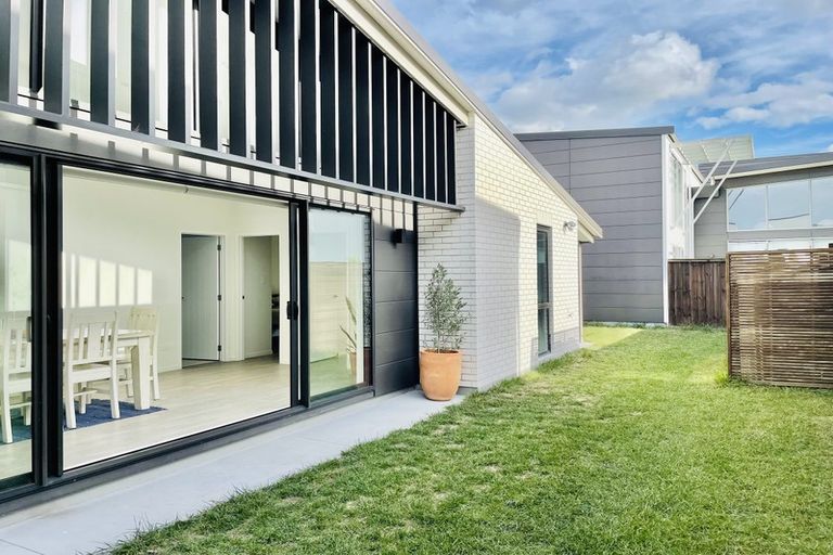 Photo of property in 7 Hastings Street, Hobsonville, Auckland, 0616