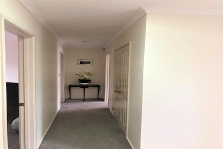 Photo of property in 15 Attymon Lane, East Tamaki, Auckland, 2016