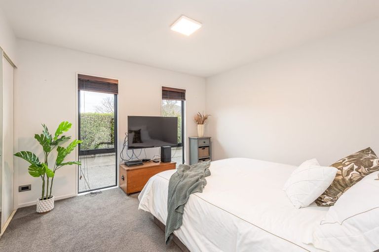 Photo of property in 14 Willowview Drive, Redwood, Christchurch, 8051