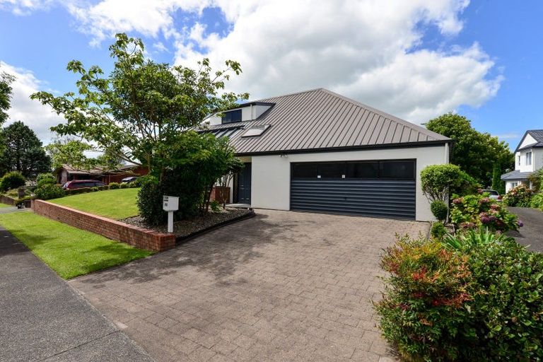 Photo of property in 10 Dallinger Street, St Andrews, Hamilton, 3200