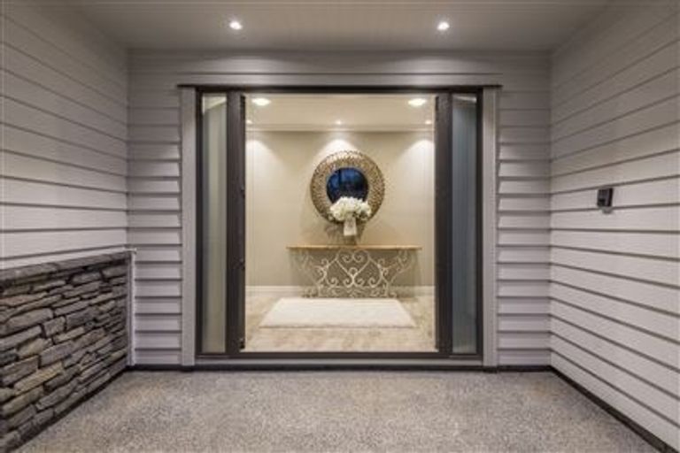 Photo of property in 5 Taraire Place, Orewa, 0931