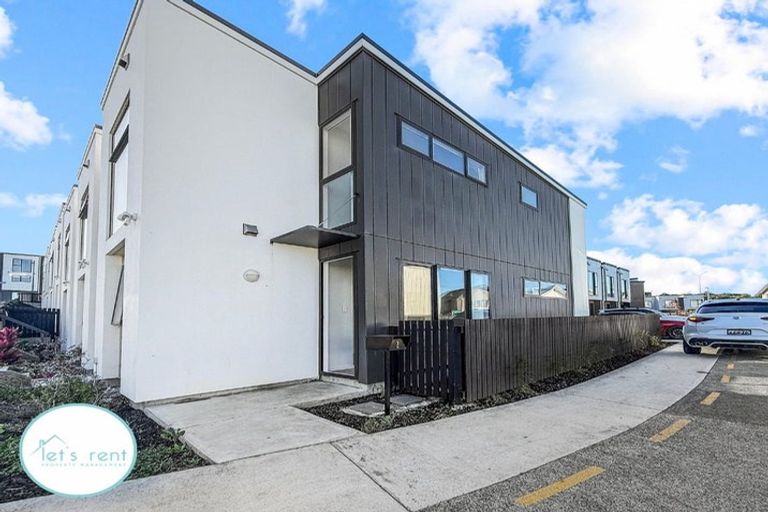 Photo of property in 2 Tima Lane, Mangere Bridge, Auckland, 2022