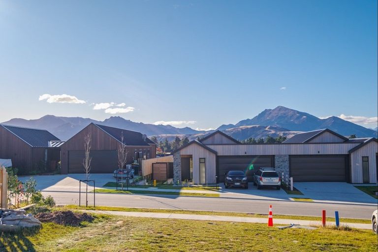 Photo of property in 47 Mount Nicholas Avenue, Wanaka, 9305