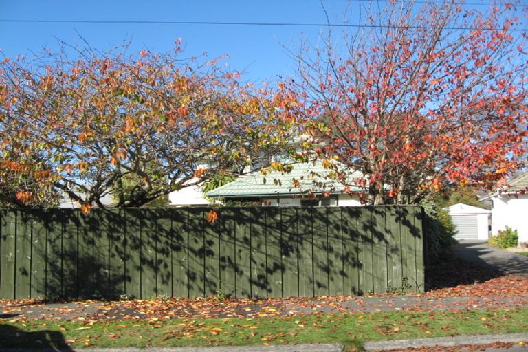 Photo of property in 6 Renwick Place, Hillmorton, Christchurch, 8025