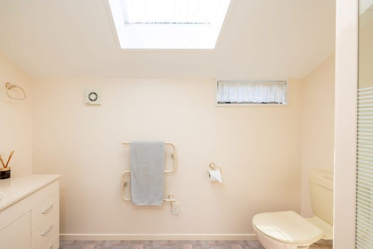 Photo of property in 5 Thistledown Place, Woolston, Christchurch, 8062