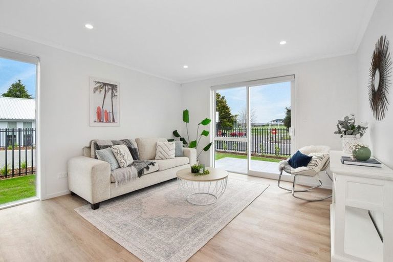 Photo of property in 1 Hauhake Lane, Omokoroa, 3114