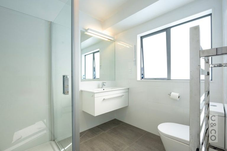 Photo of property in 54 Vinistra Road, Kumeu, 0810