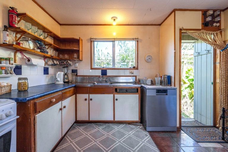 Photo of property in 18 Manuka Road, Oneroa, Waiheke Island, 1081