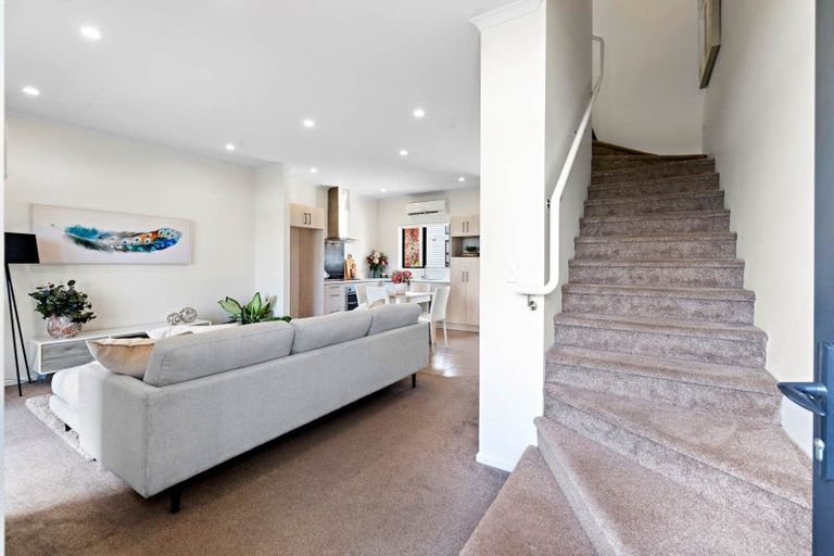 Photo of property in 12 Fermi Lane, Papakura, 2110