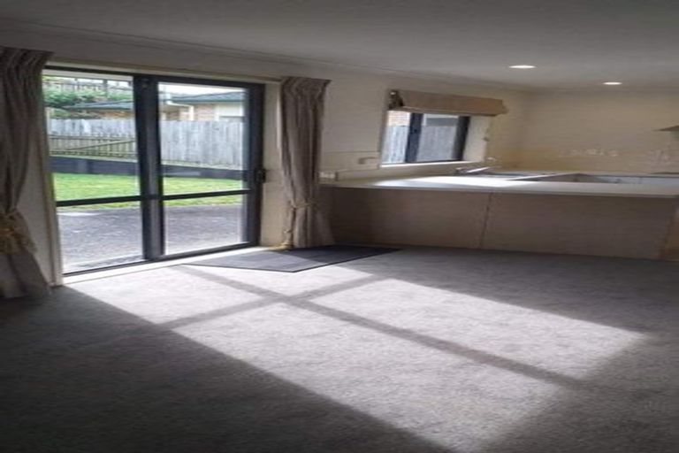 Photo of property in 20 Tauranga Place, Orewa, 0931