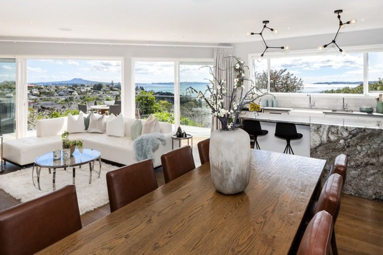 Photo of property in 74 Mellons Bay Road, Mellons Bay, Auckland, 2014